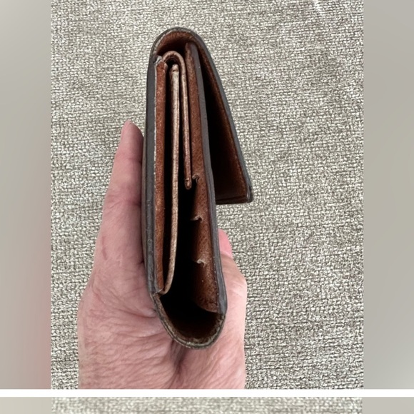 AUTHENTIC LV MONO SARAH WALLET - Picture 9 of 14